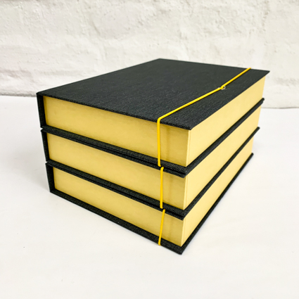 Box in A5 in Gelb und Pfeffergrau